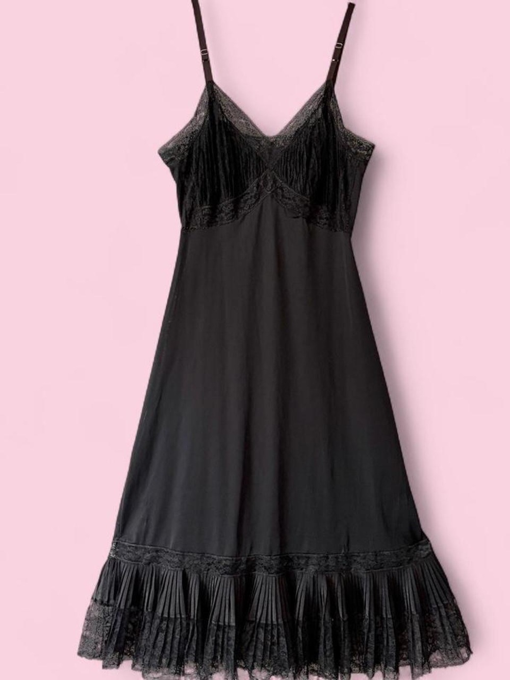 1950s Black Lace Nylon Trim Pleated Slip